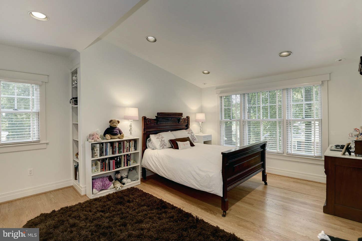 WOODLAND ACRES - Residential