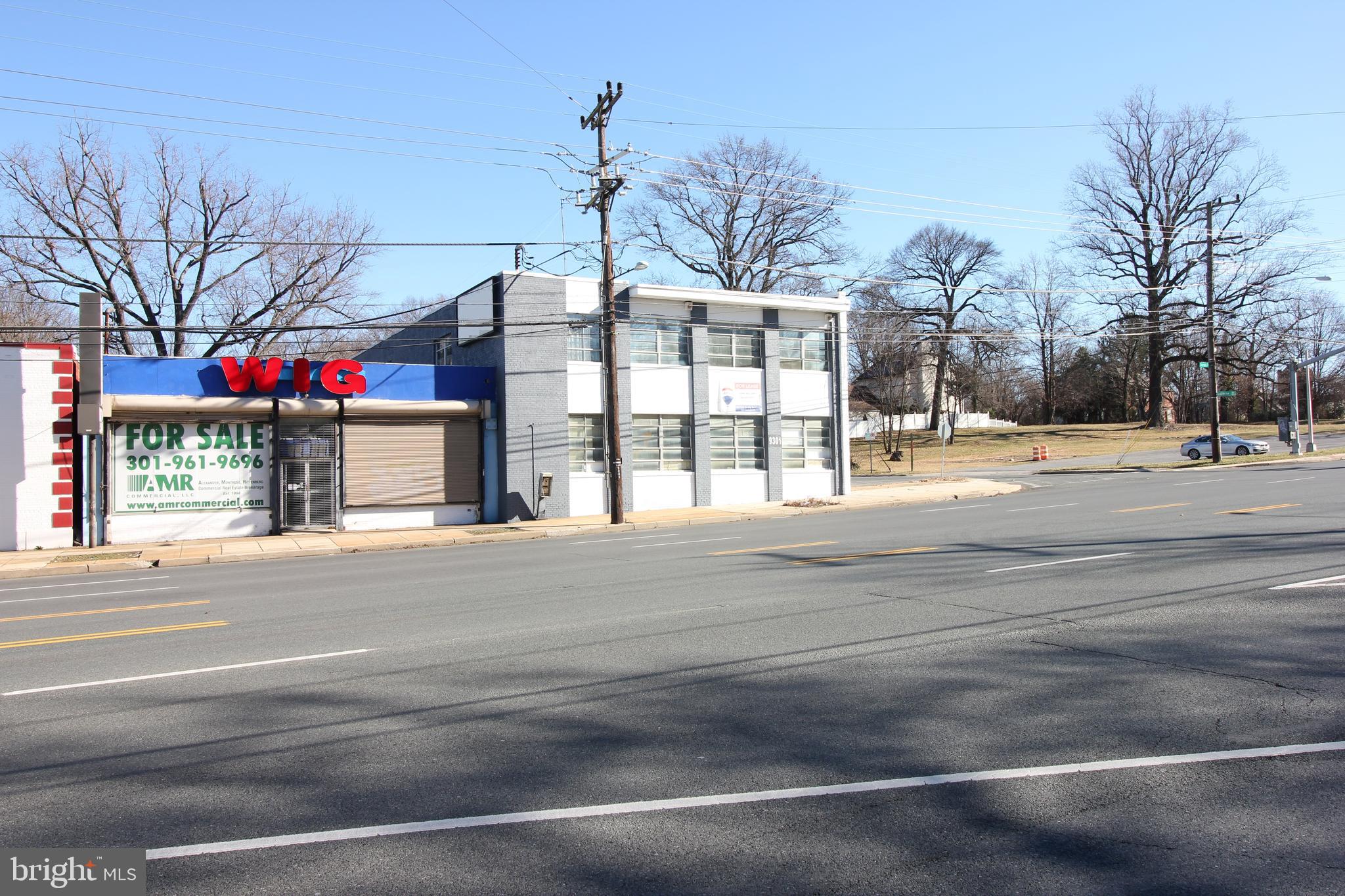 WOODSIDE VILLAGE - Commercial Sale