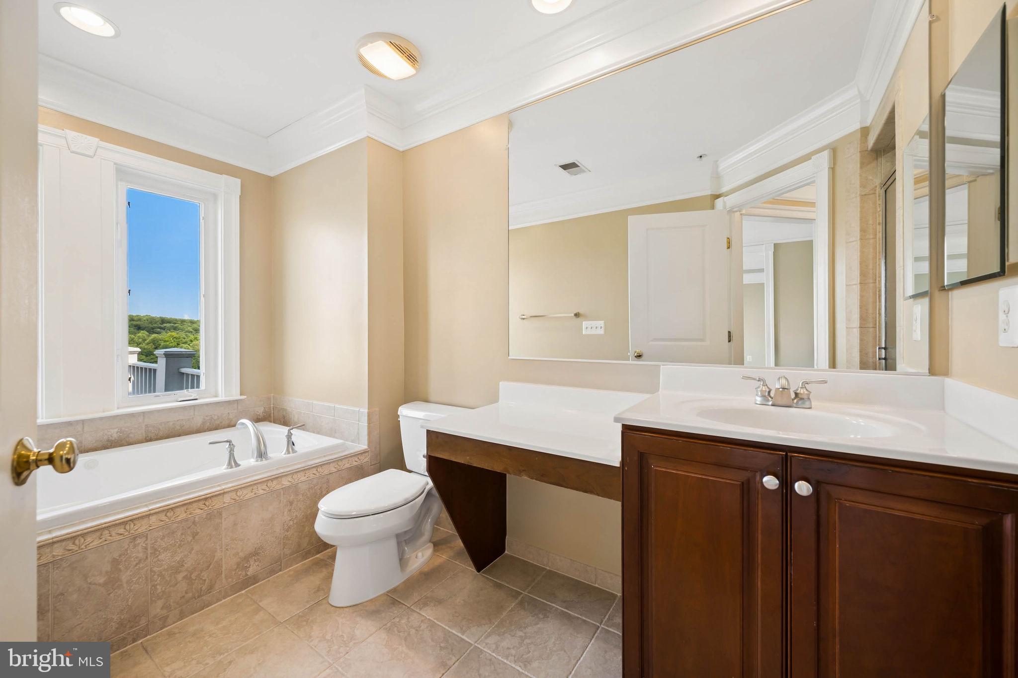 STONE LAKE - Residential