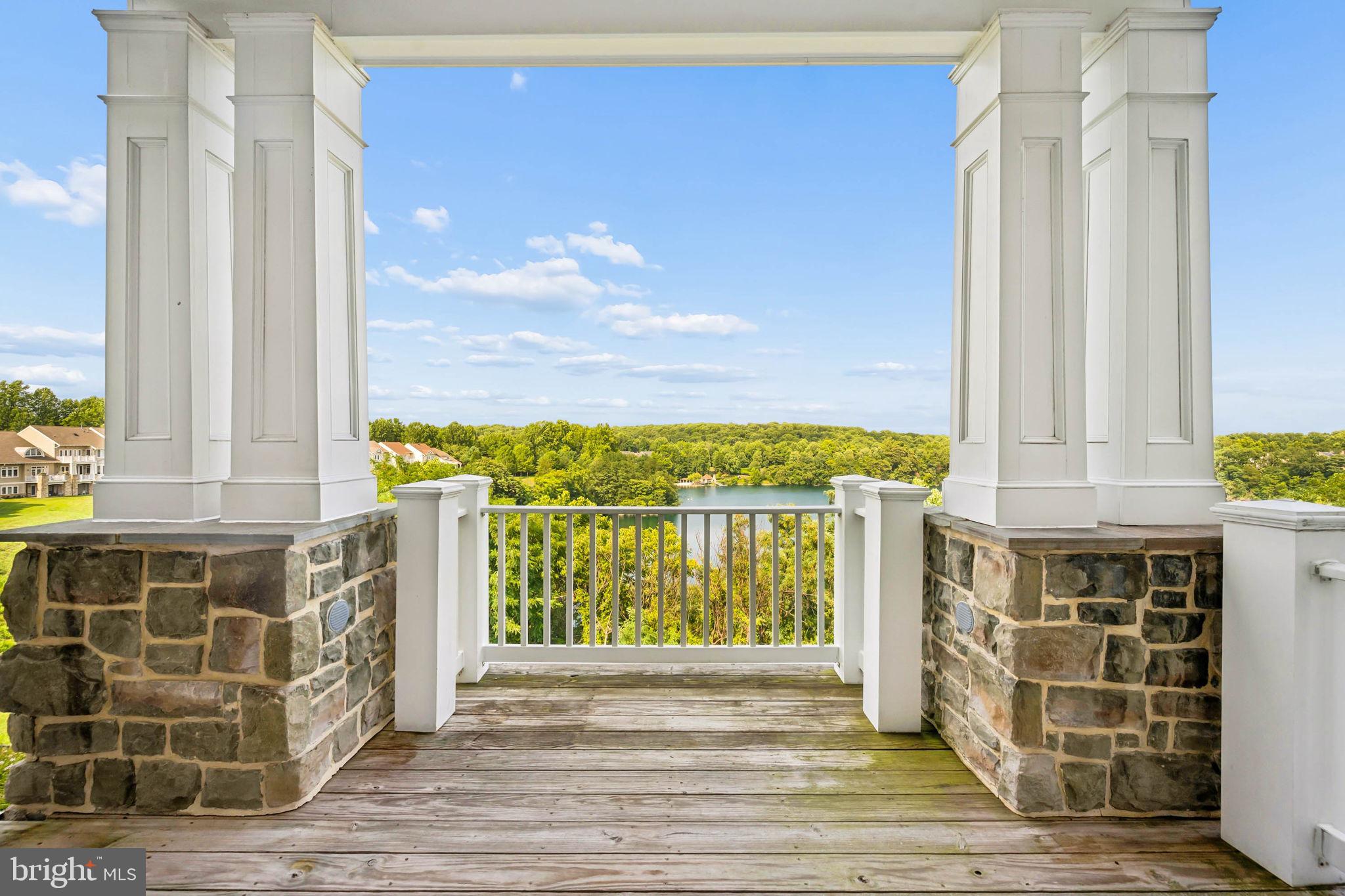 STONE LAKE - Residential