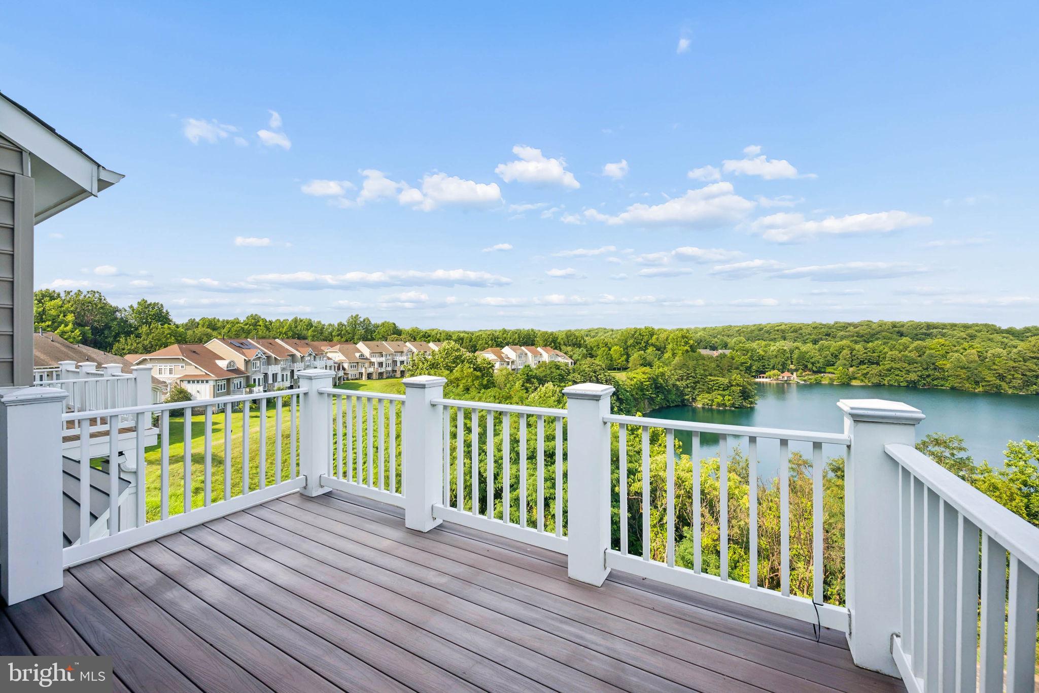STONE LAKE - Residential
