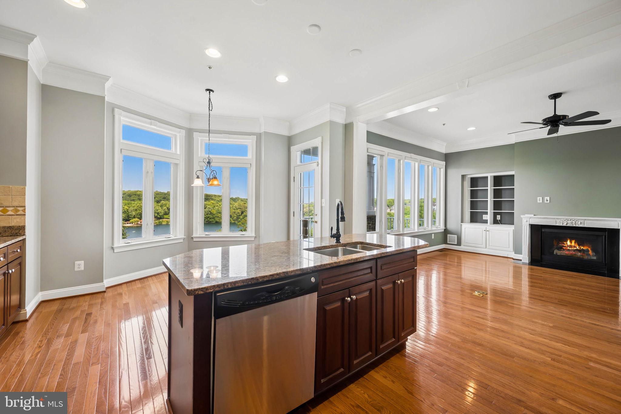 STONE LAKE - Residential