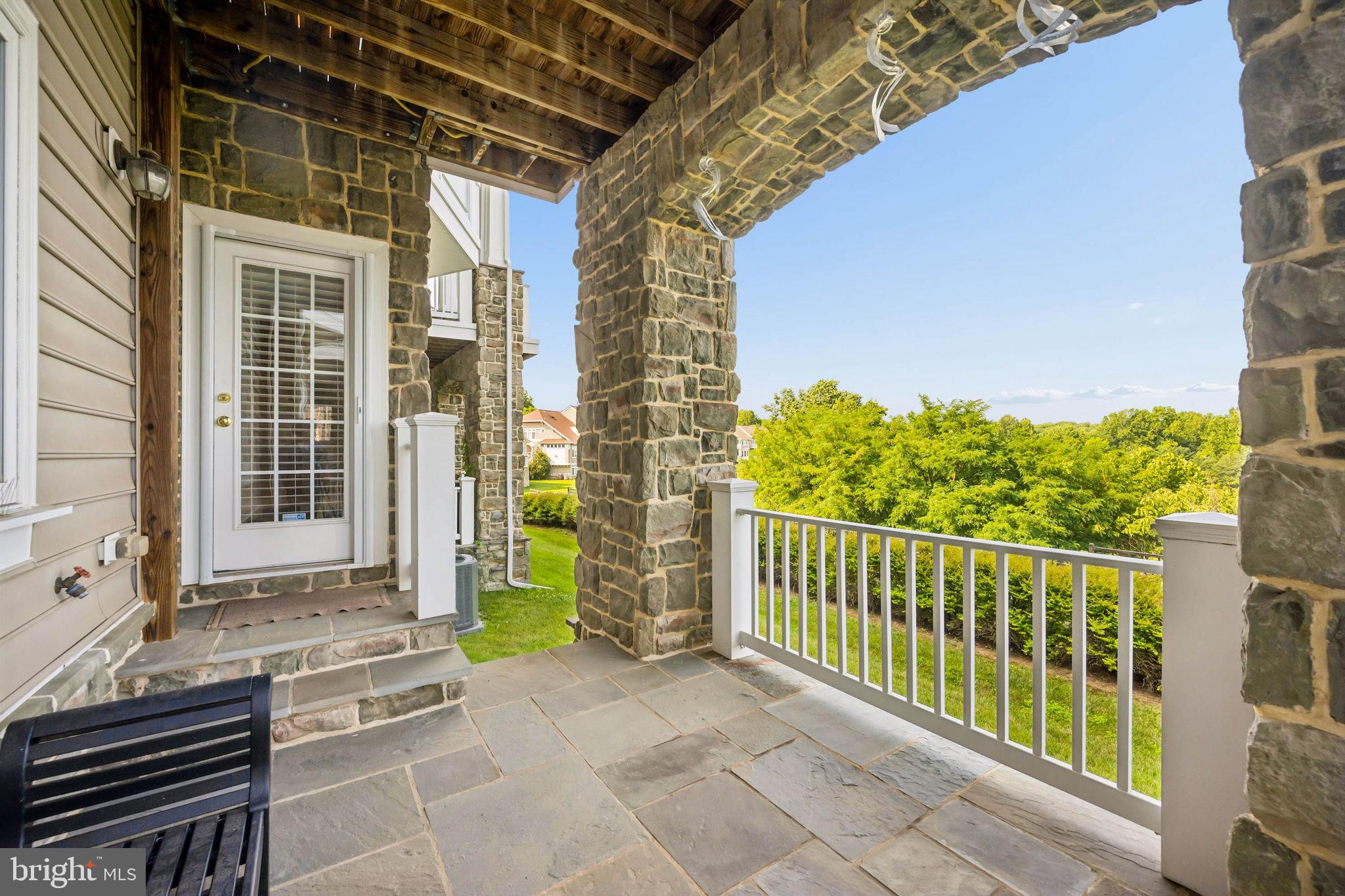 STONE LAKE - Residential