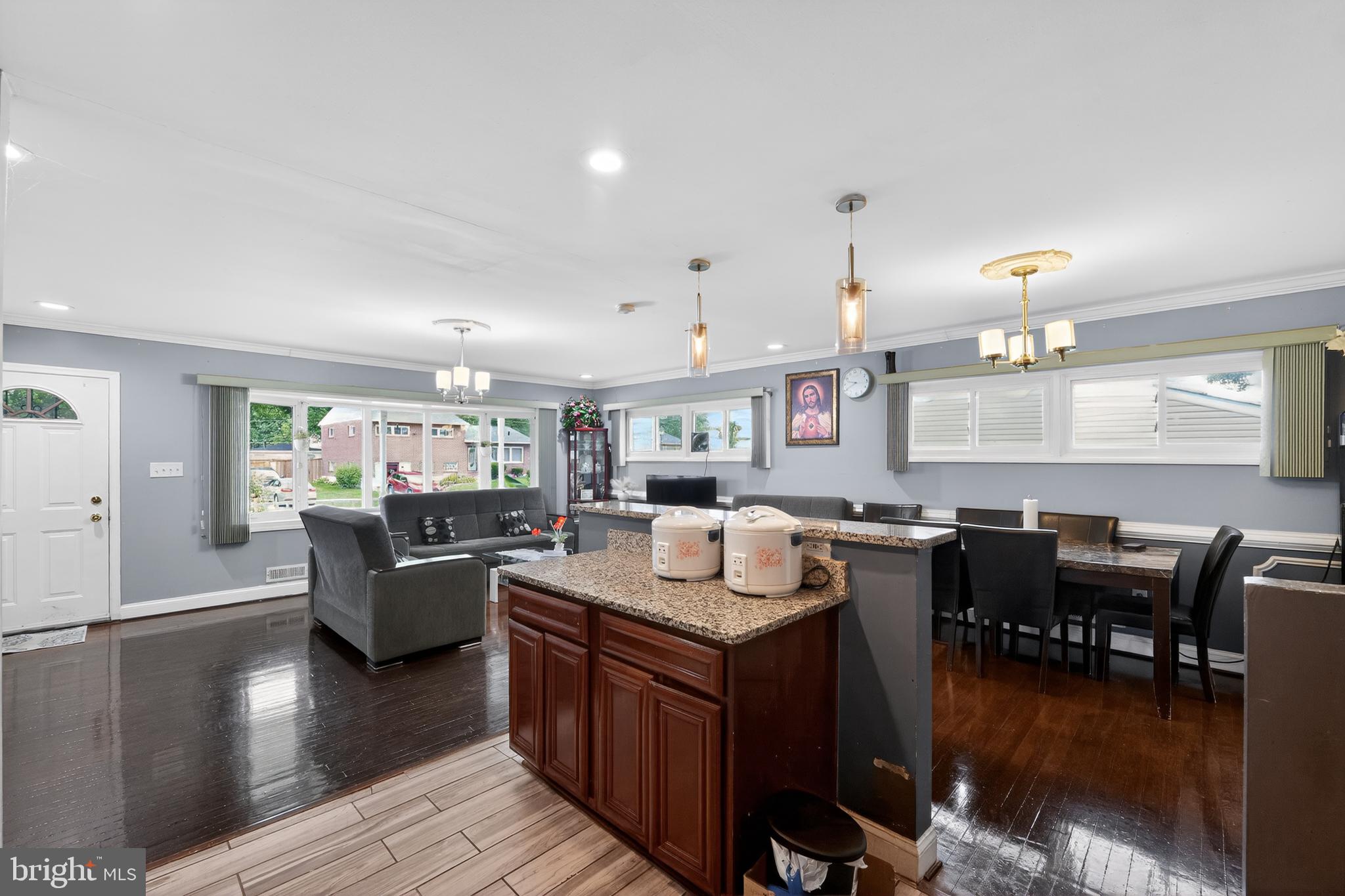 CATONSVILLE MANOR - Residential