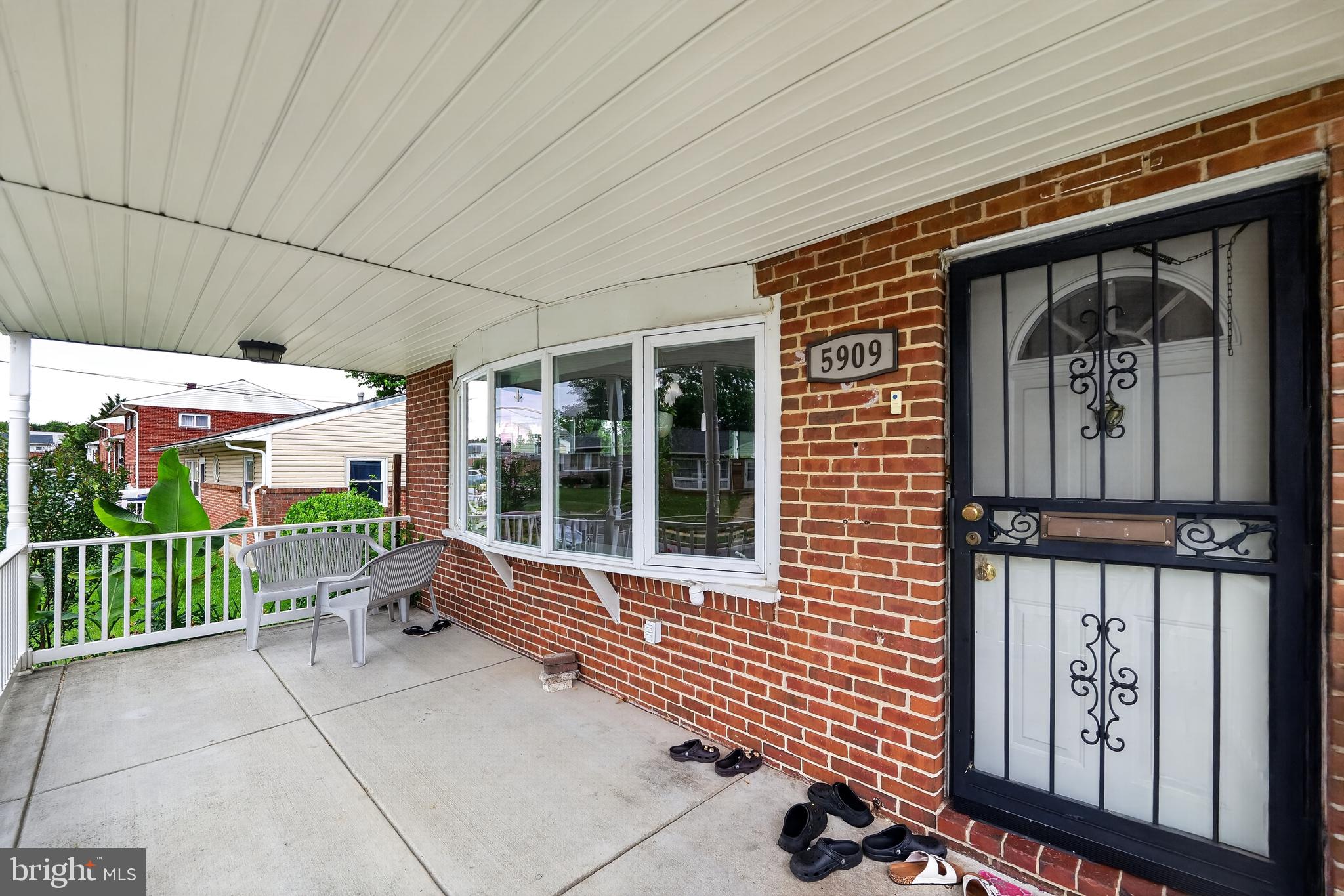 CATONSVILLE MANOR - Residential