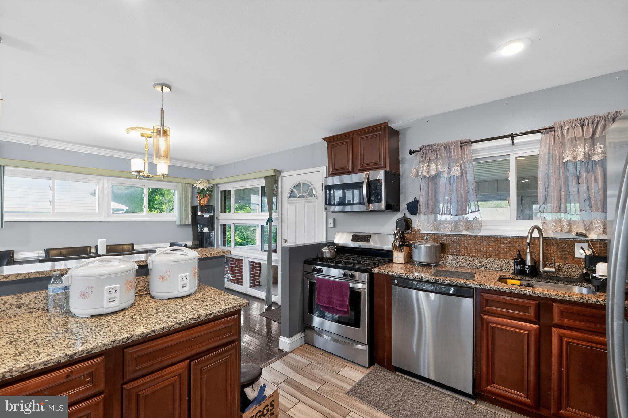 CATONSVILLE MANOR - Residential