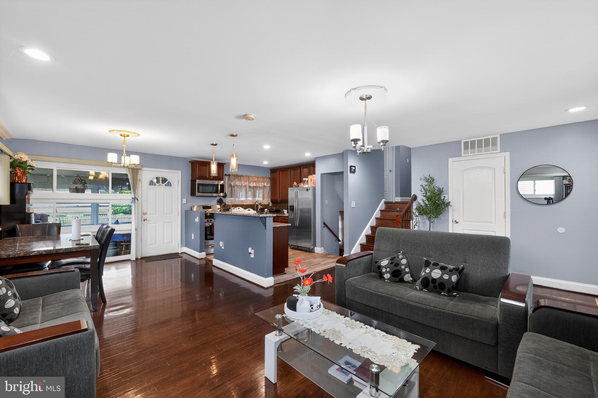 CATONSVILLE MANOR - Residential