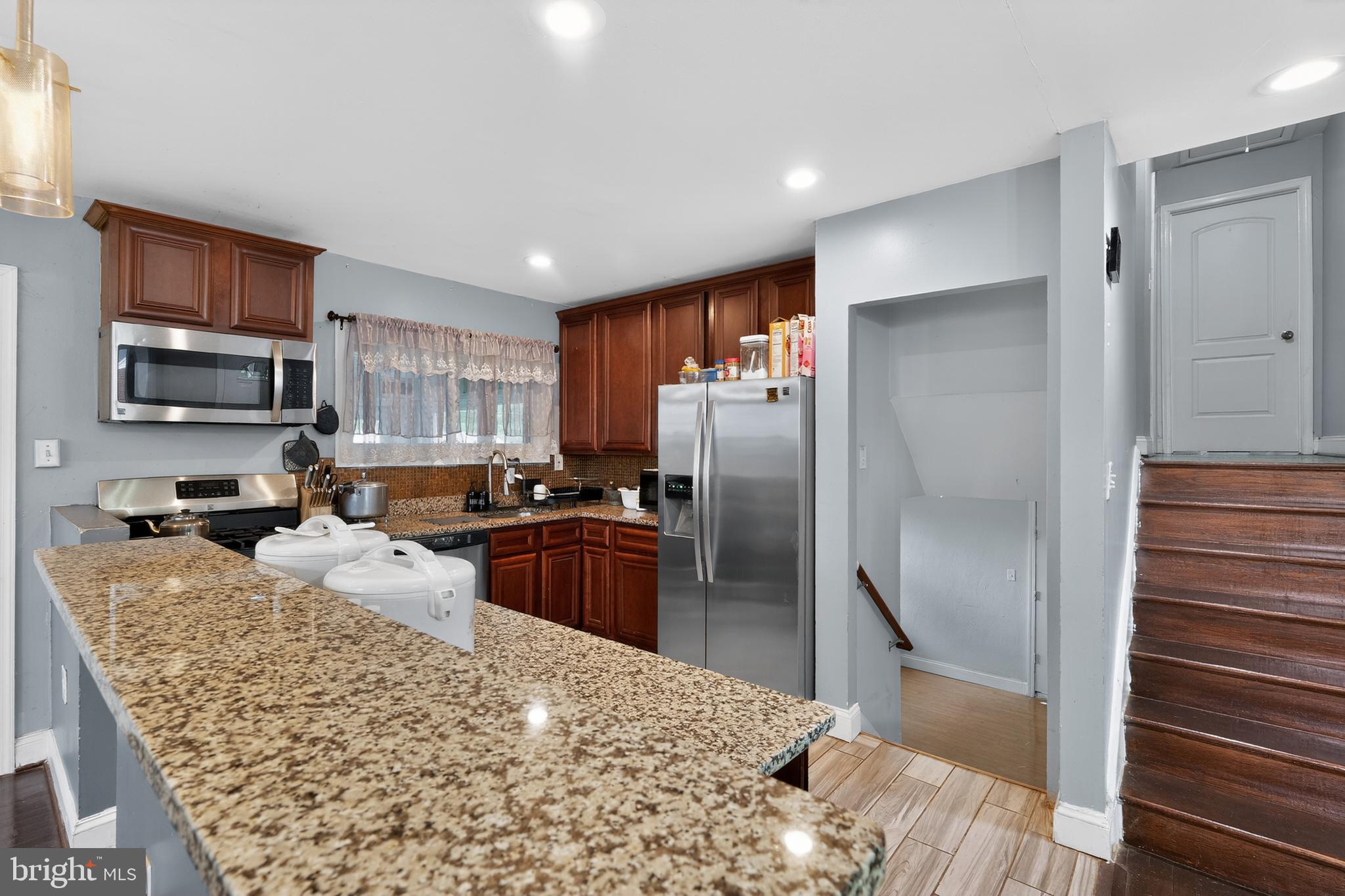 CATONSVILLE MANOR - Residential