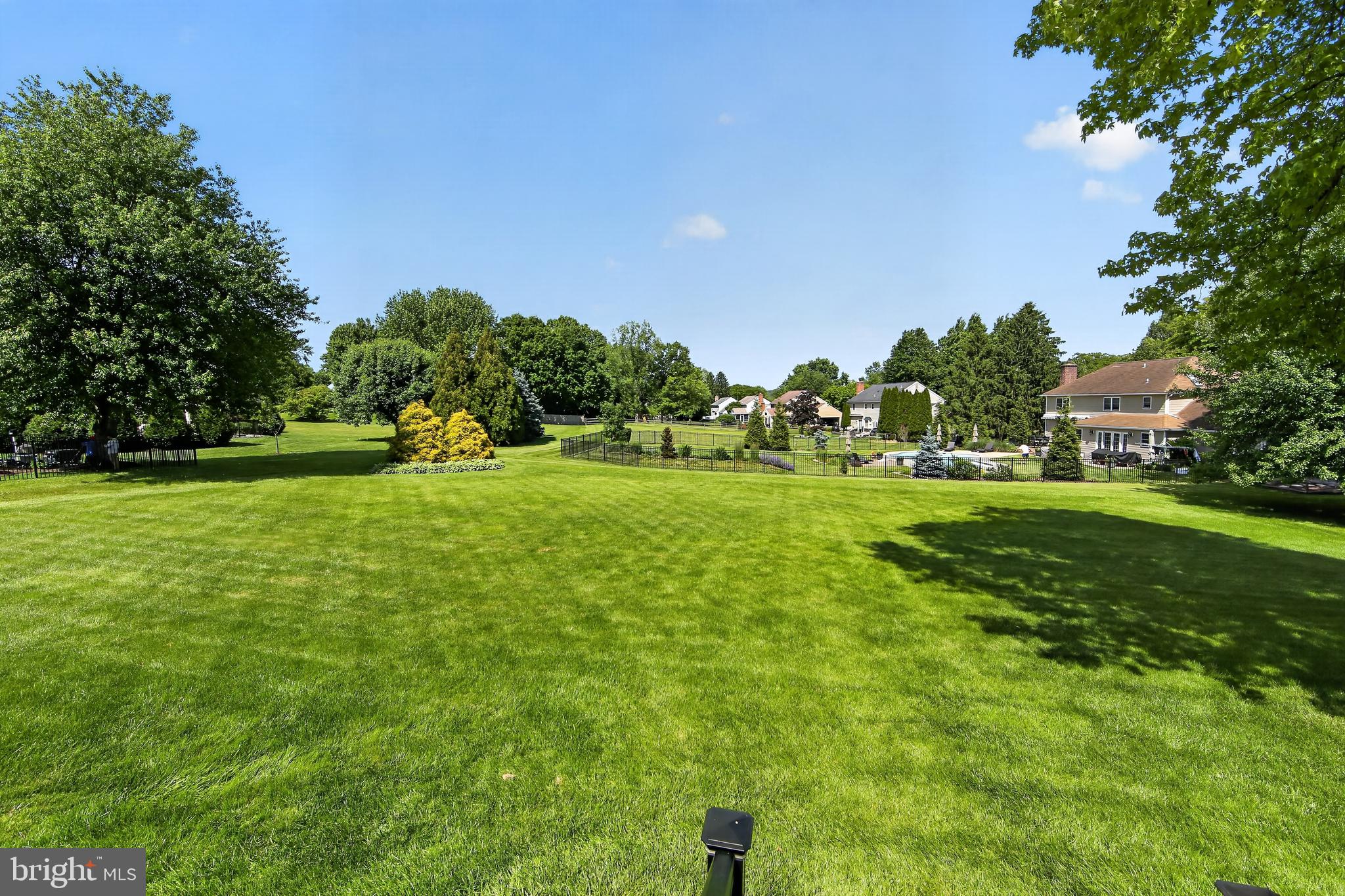 BOW TREE - Residential