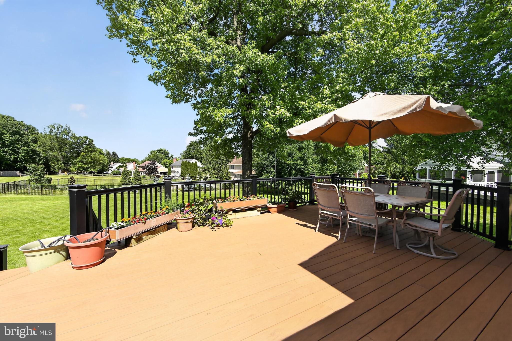 BOW TREE - Residential
