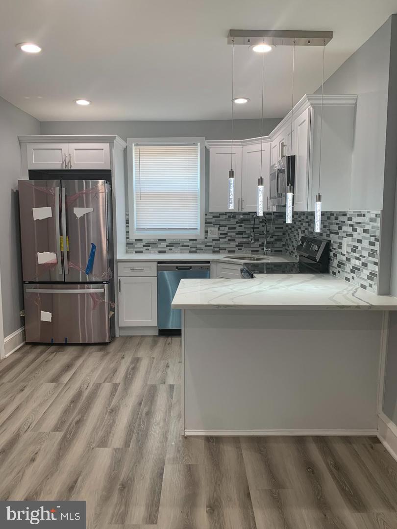 LAWNCREST - Residential