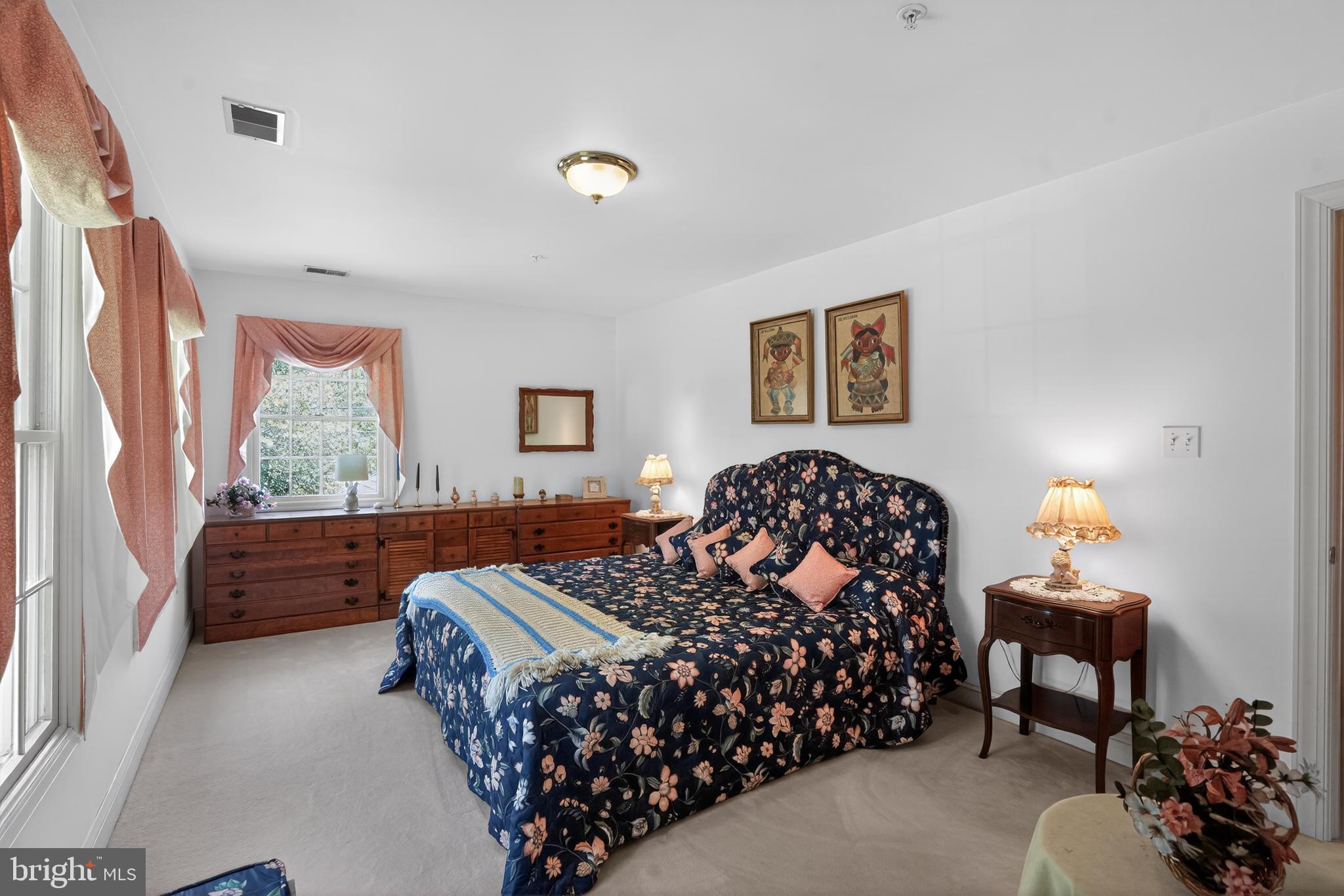 COLLEGE HEIGHTS - Residential