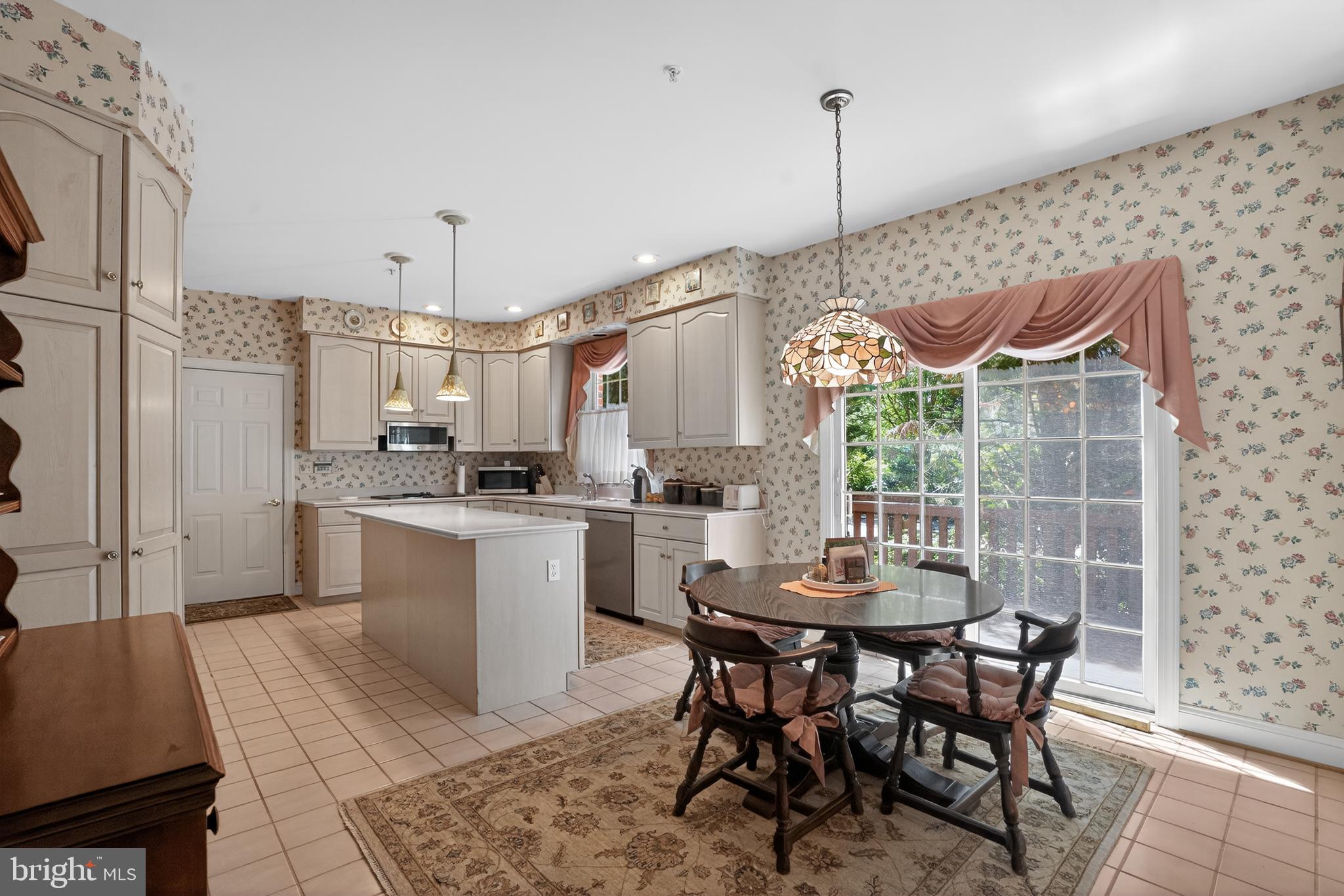 COLLEGE HEIGHTS - Residential