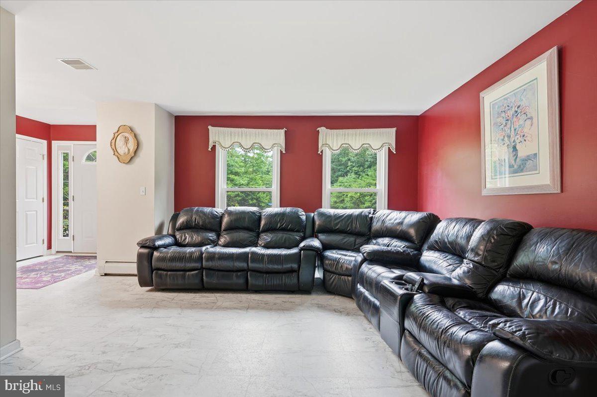 COUNTRY WOODS ESTATE - Residential