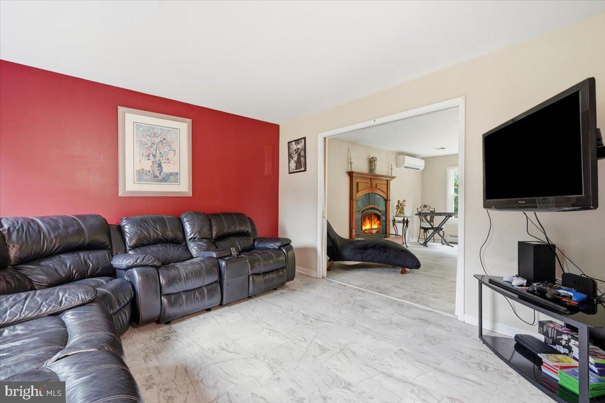 COUNTRY WOODS ESTATE - Residential