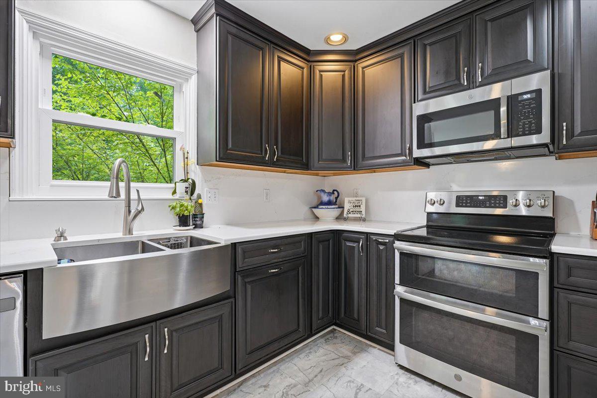 COUNTRY WOODS ESTATE - Residential