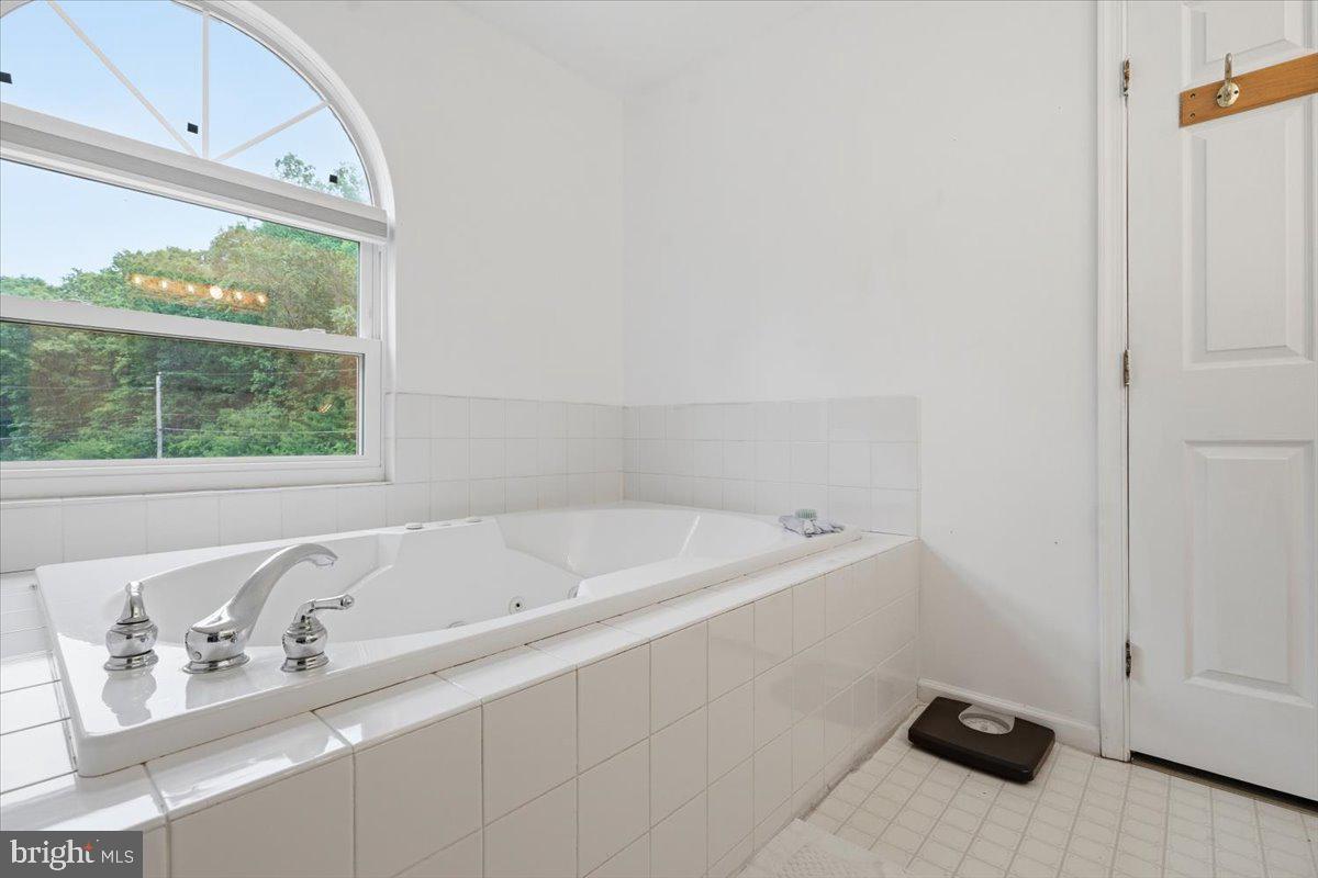 COUNTRY WOODS ESTATE - Residential