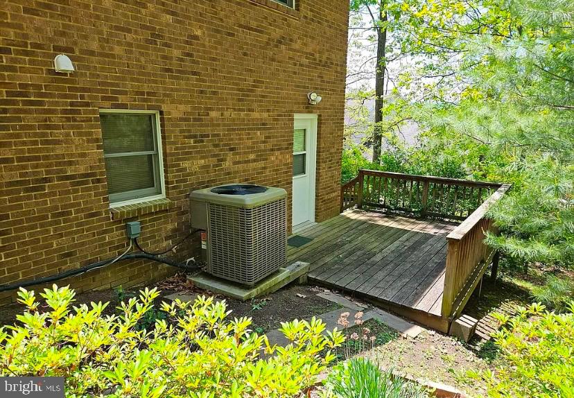 DOWDEN HILLS - Residential