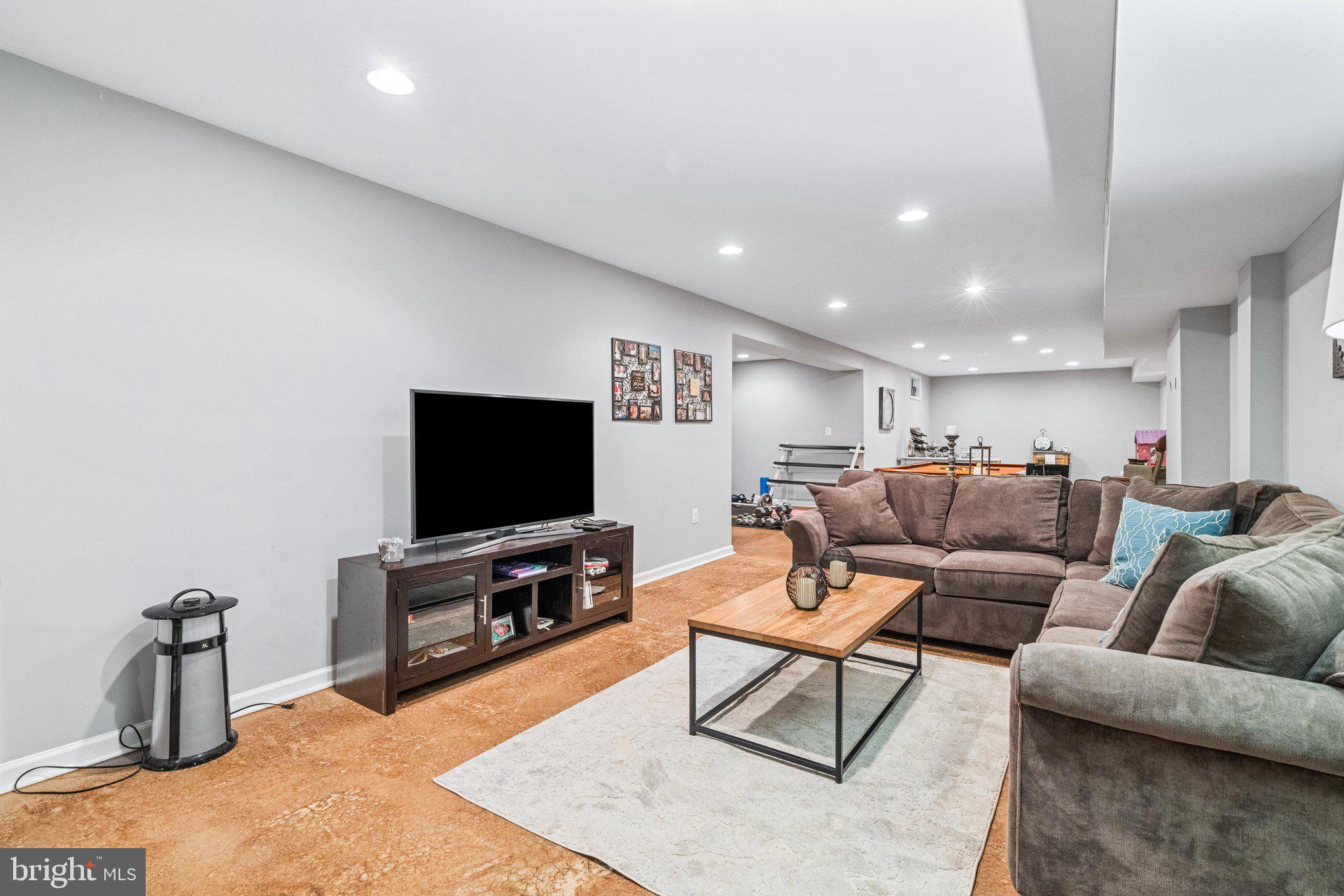 NEELSVILLE ESTATES - Residential