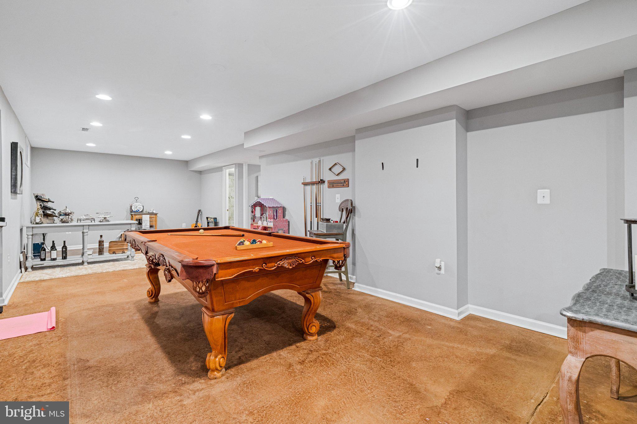 NEELSVILLE ESTATES - Residential