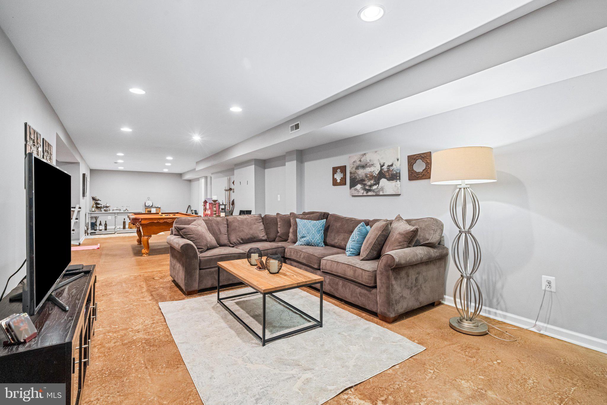 NEELSVILLE ESTATES - Residential