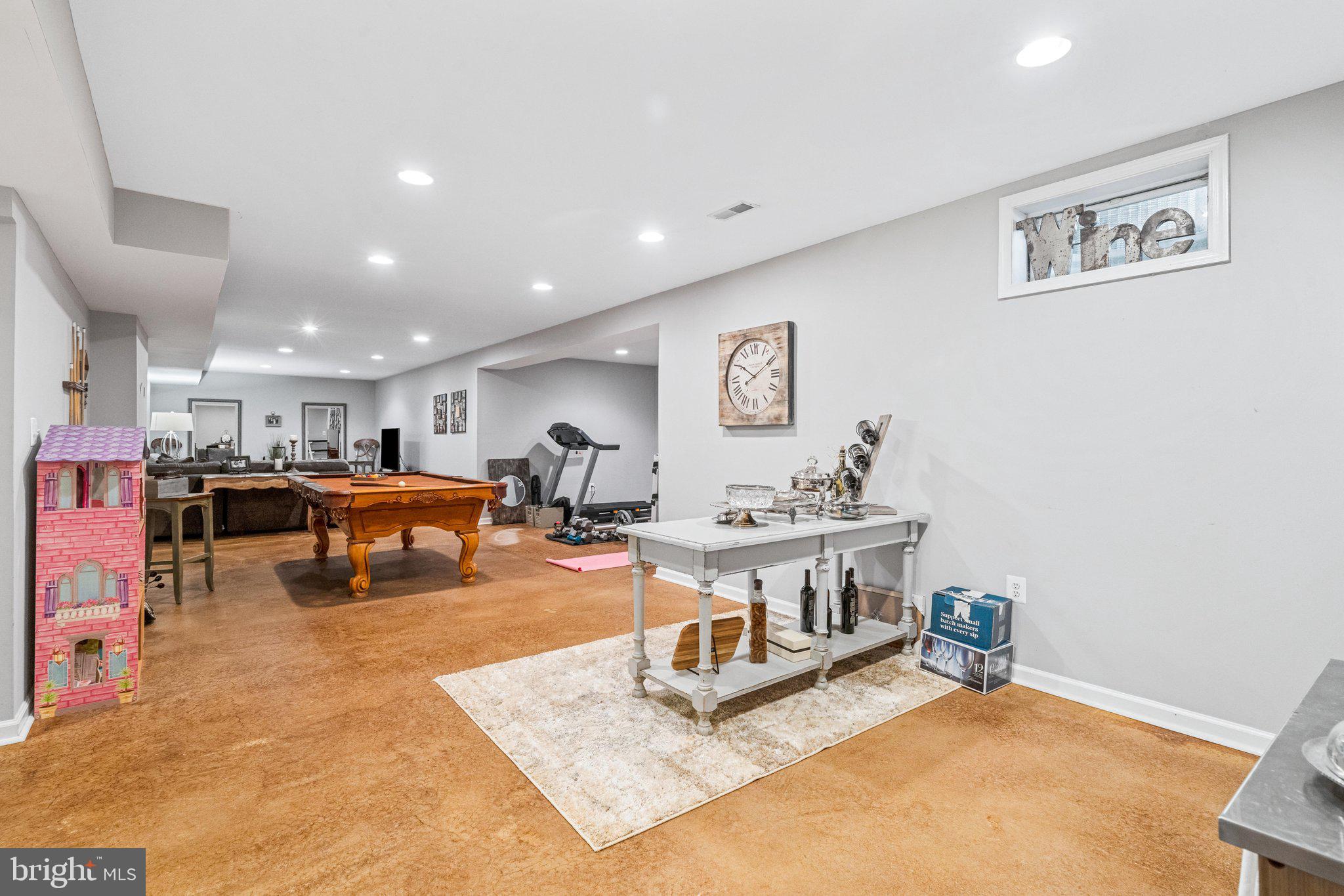 NEELSVILLE ESTATES - Residential