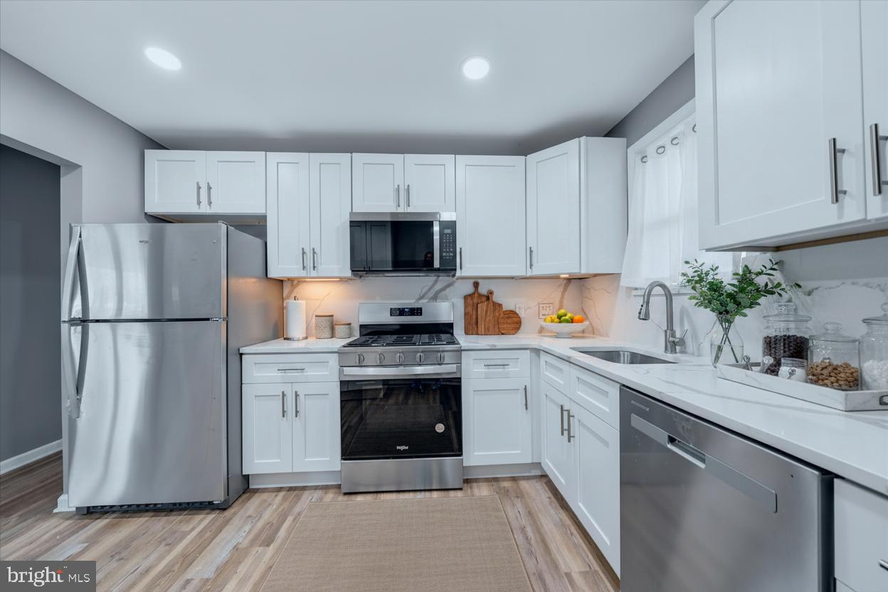 WHITEOAK FARMS - Residential