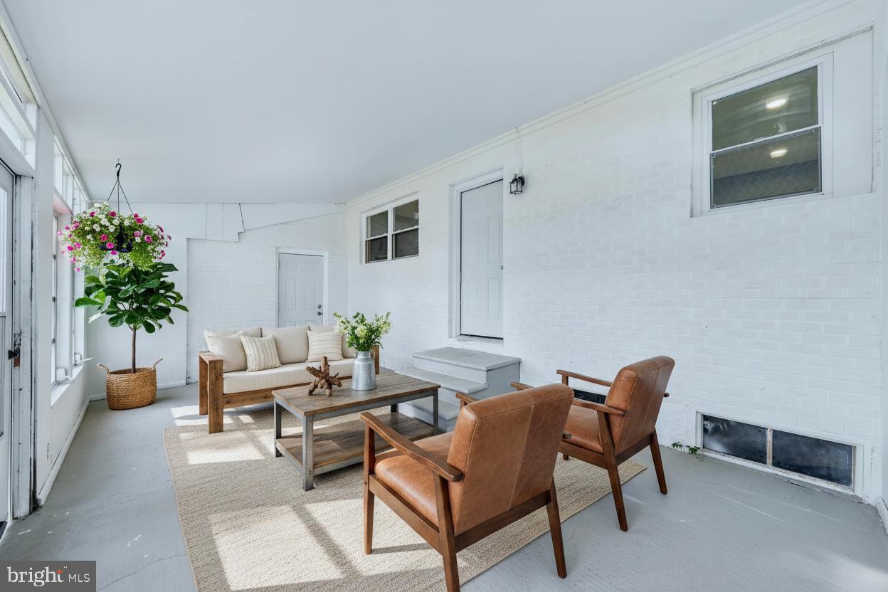 WHITEOAK FARMS - Residential
