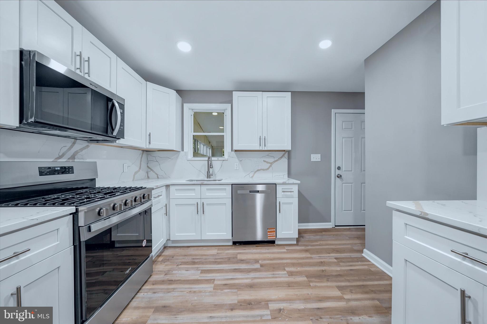 WHITEOAK FARMS - Residential