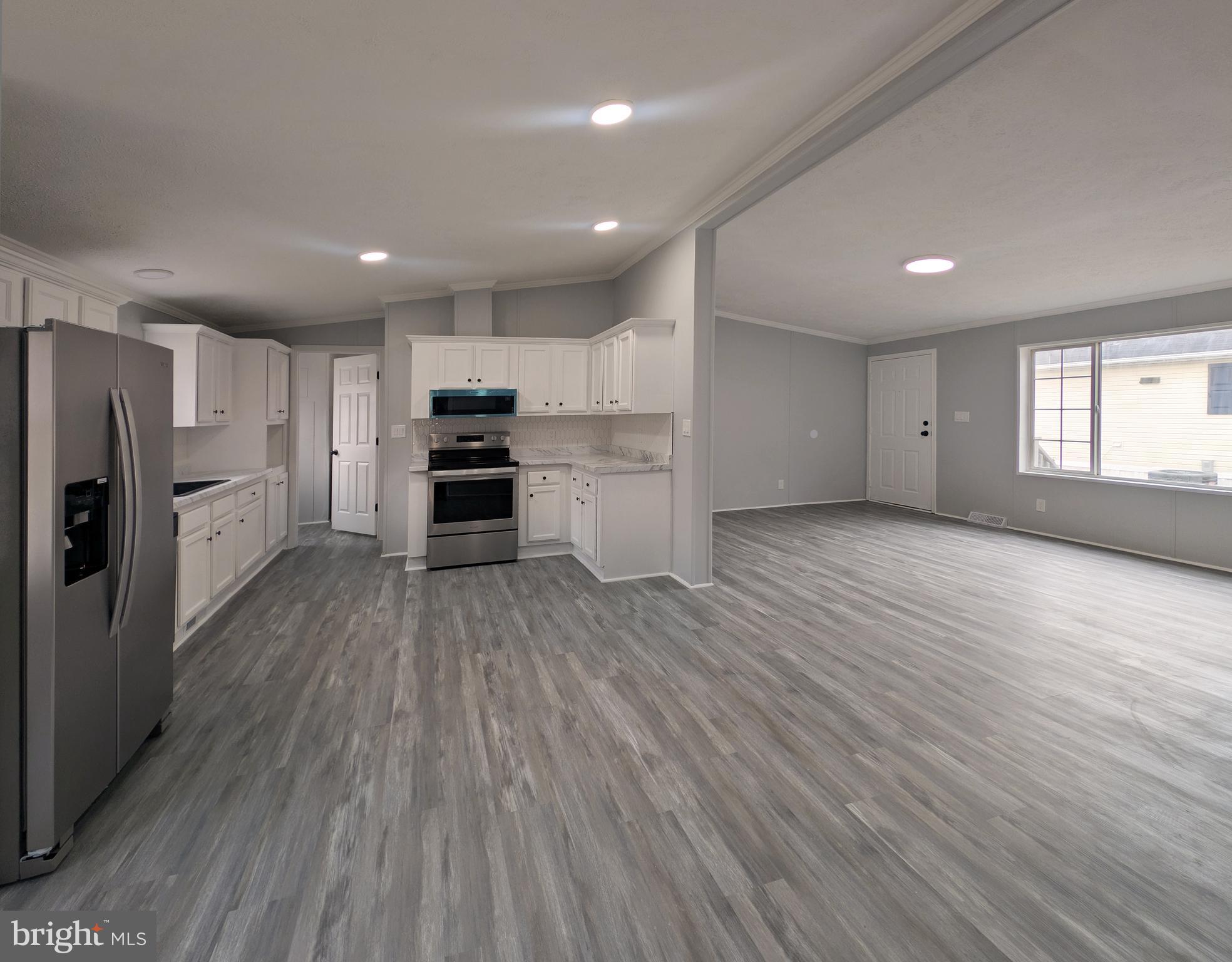 BUSH RIVER MANOR - Residential