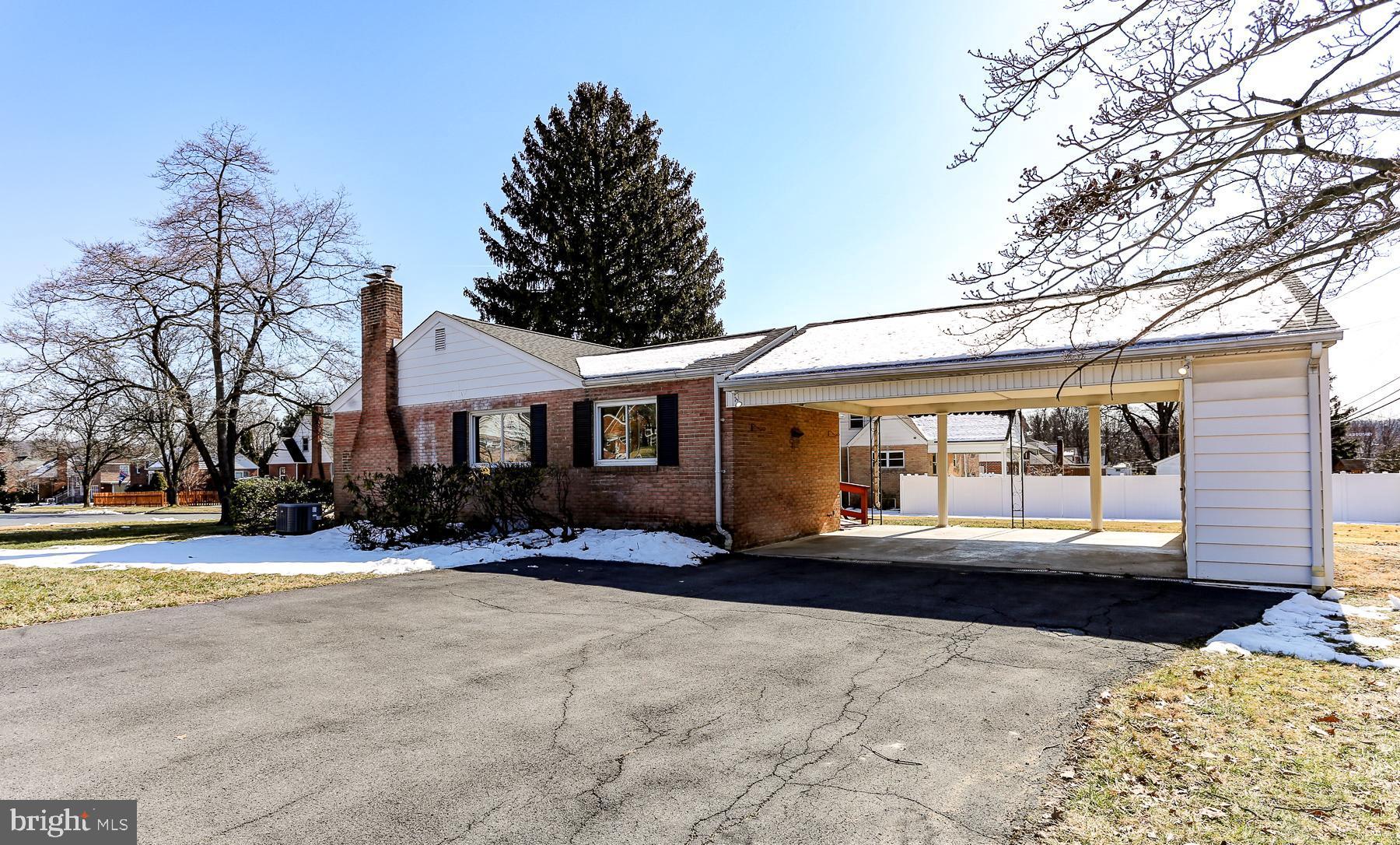 LENKER MANOR - Residential