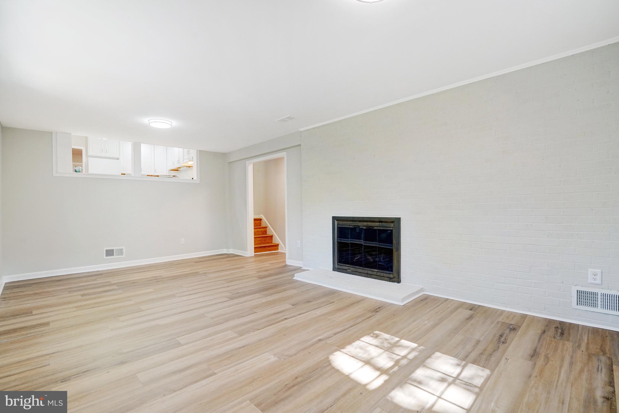 RIVERSIDE GARDENS - Residential