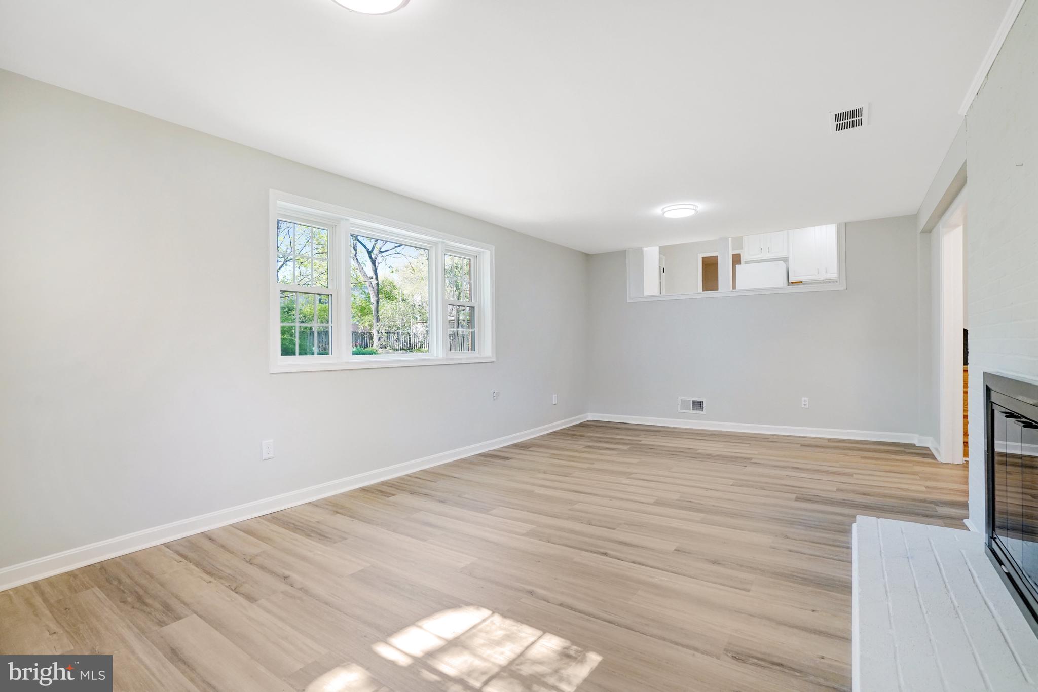 RIVERSIDE GARDENS - Residential