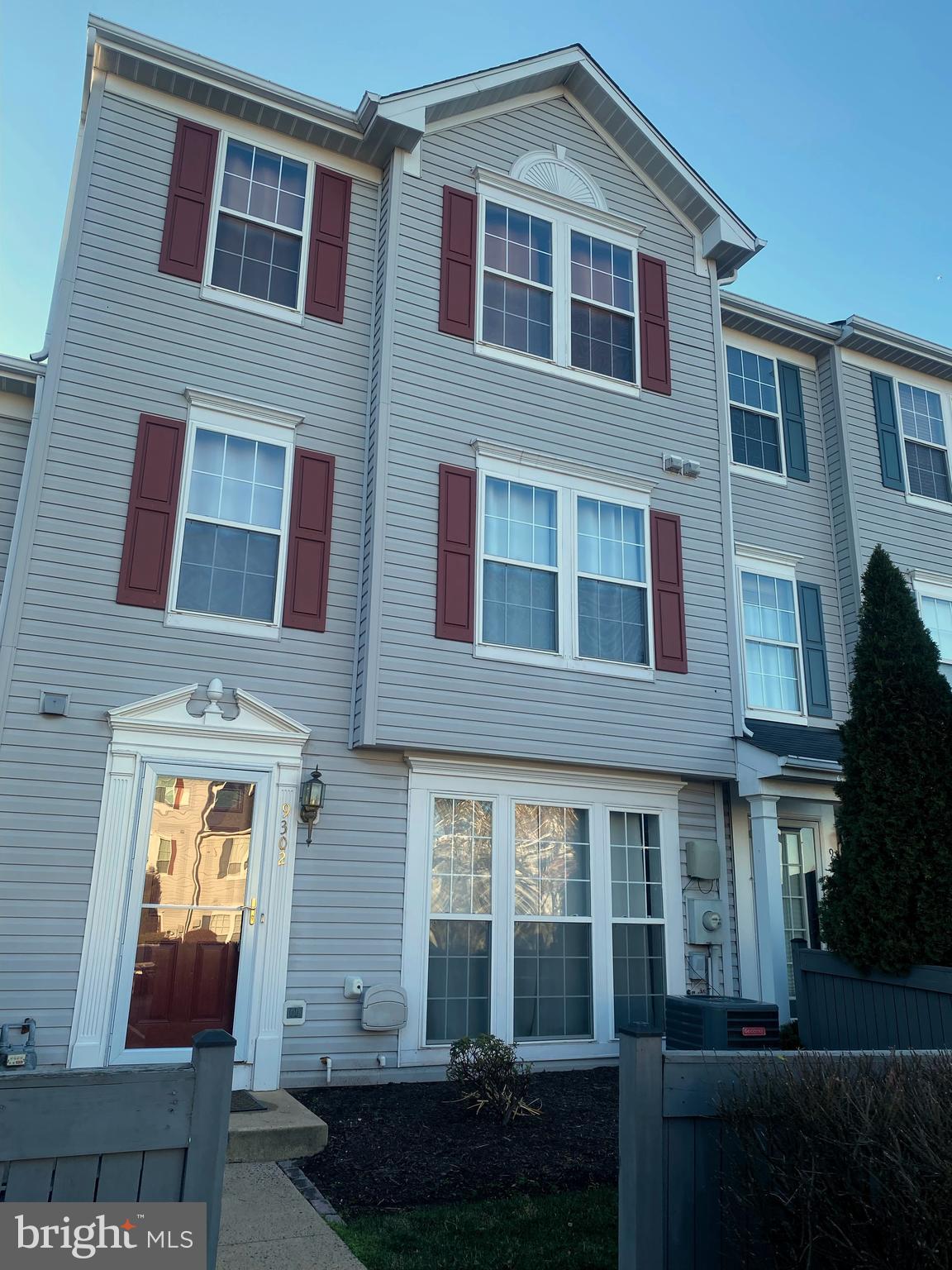**Back on market - No fault of seller**
Welcome home to this beautifully updated 3-level condo located in the Wellington area! This home features a brand new roof (2023), all new carpet and vinyl (2024), new dishwasher (2024), updated HVAC system and AC unit (2020), and fresh paint throughout (2024)! The main level provides you with an eat-in kitchen, pantry, extra storage, a half bathroom, and living room and dining room combination. Make your way up the stairs and you will spot two bedrooms, a bathroom, and a laundry room with a full-size washer and dryer included. Finally, the upper level is where you will find the primary bedroom with an en suite and walk-in closet. This room provides you with an ample amount of space to make it feel like more than just a bedroom. Situated within a prime location, you are just minutes away from Old Town Manassas, the VRE, shopping, and much more! Don't miss out - schedule your tour today!