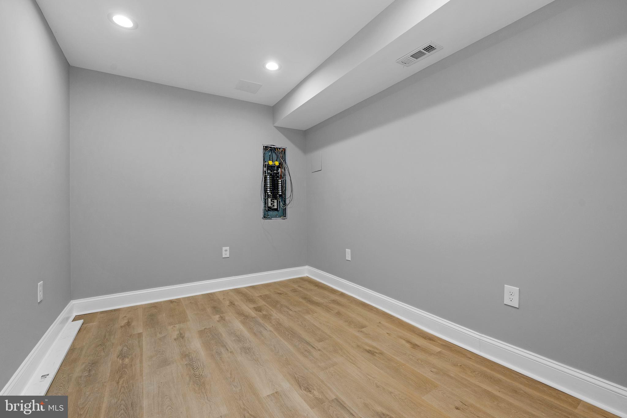 BROADWAY EAST - Residential