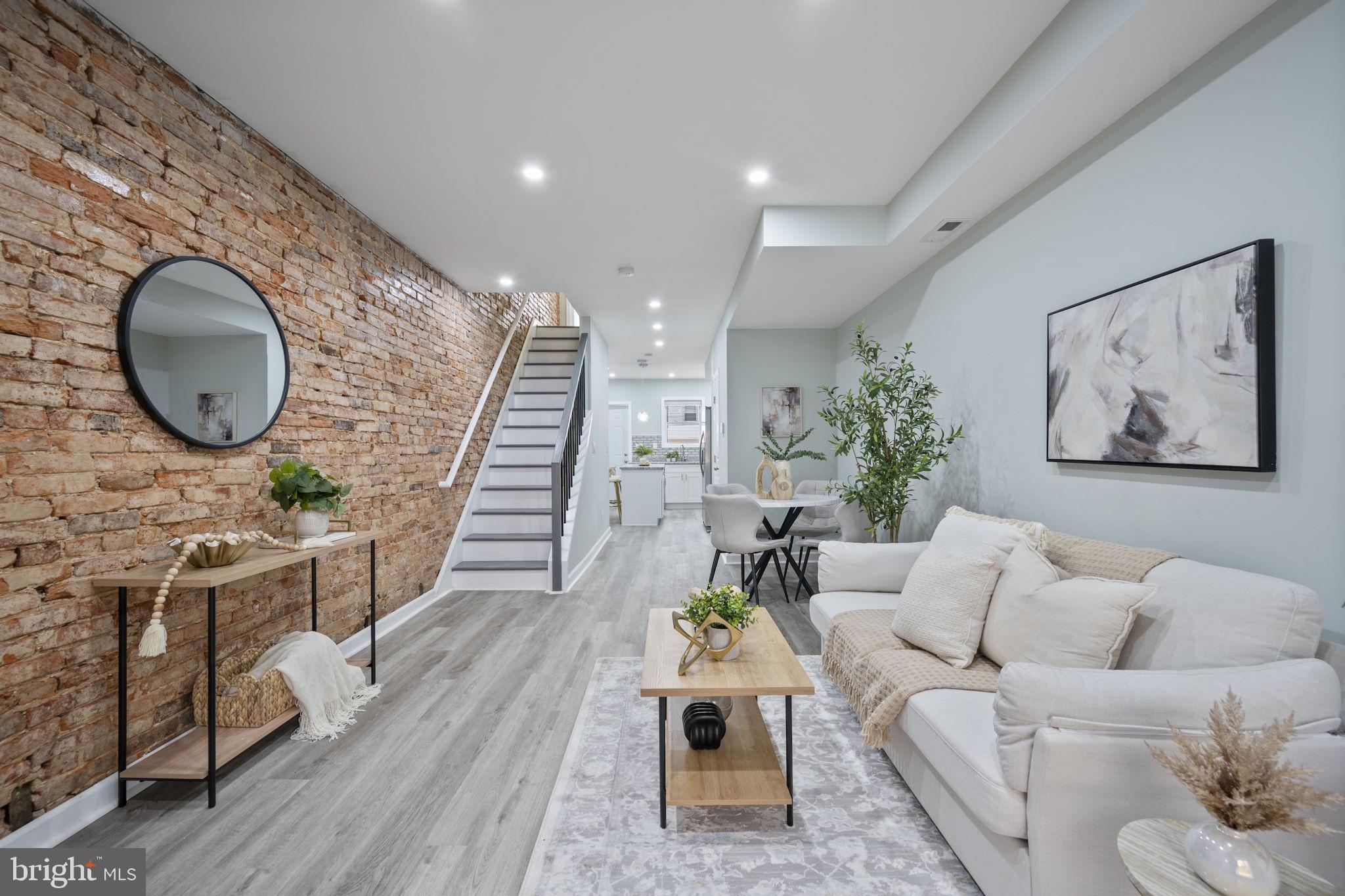 GREEKTOWN - Residential