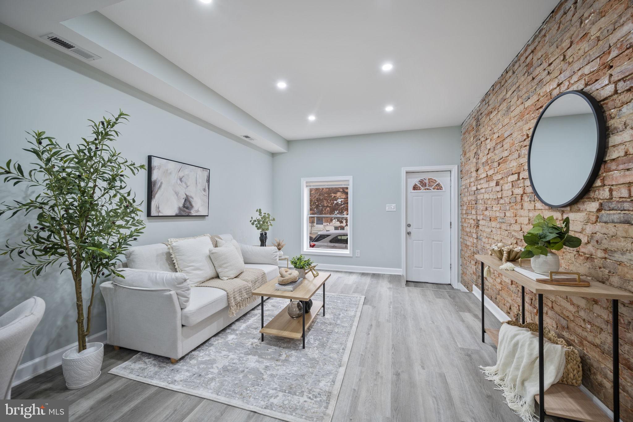 GREEKTOWN - Residential