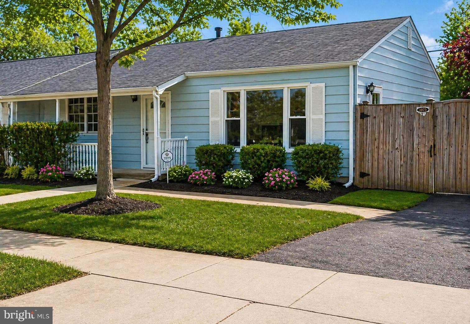 QUEENS PARK - Residential
