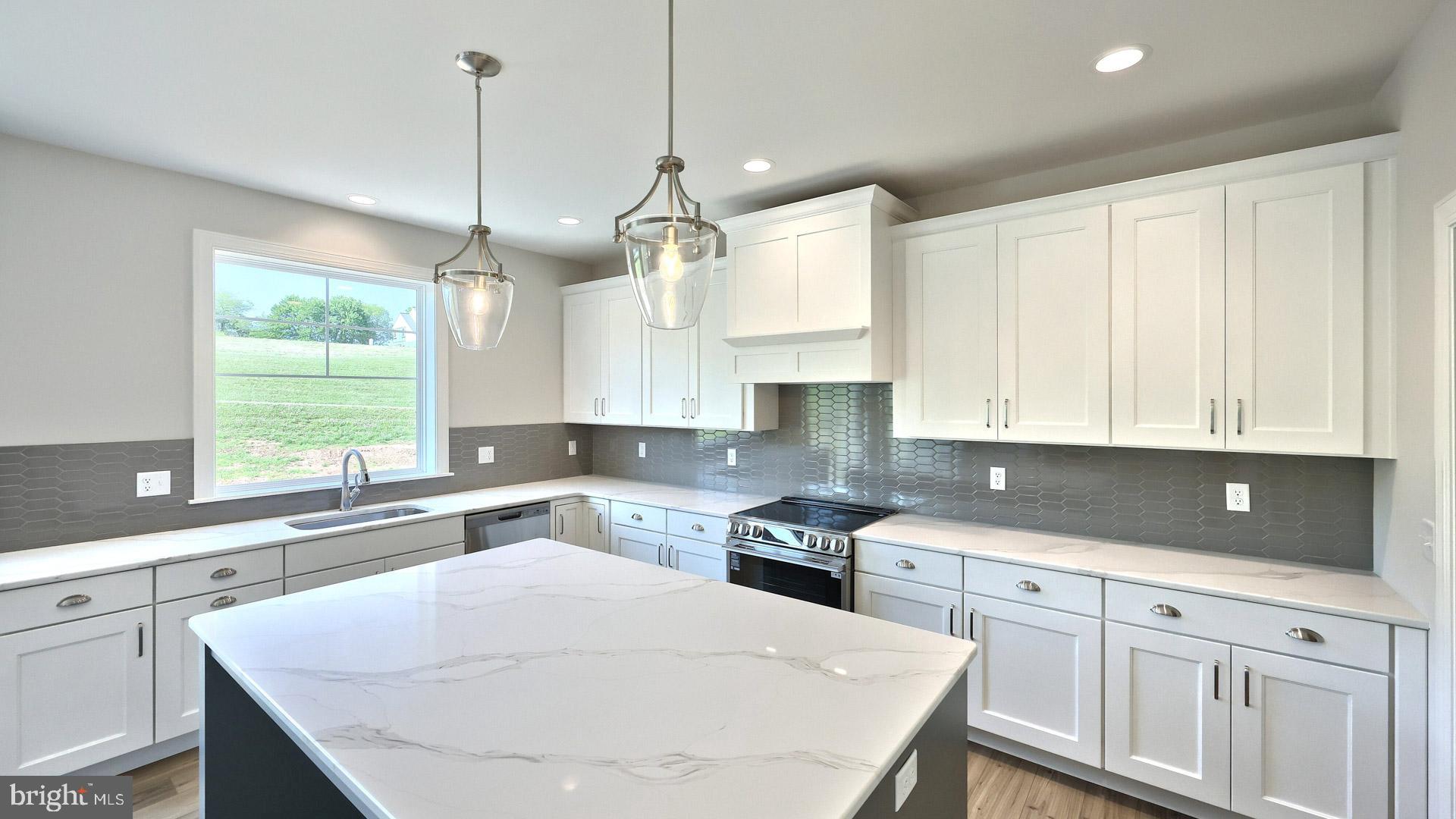 HAWK VALLEY - Residential