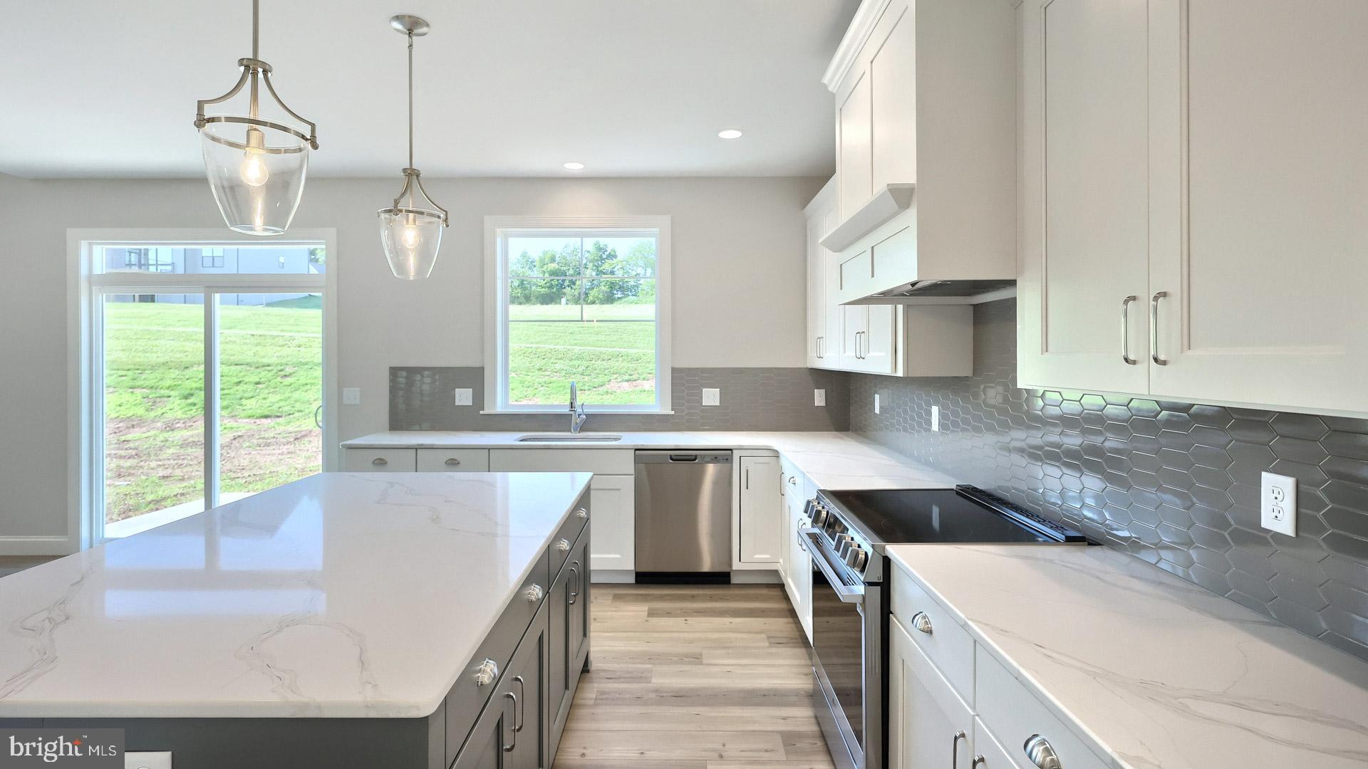 HAWK VALLEY - Residential