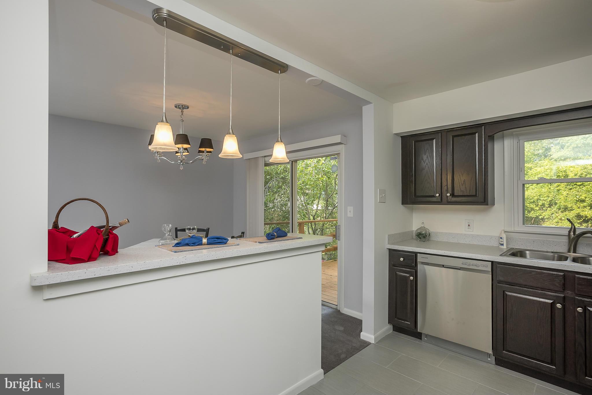 WOODLAND BEACH - Residential