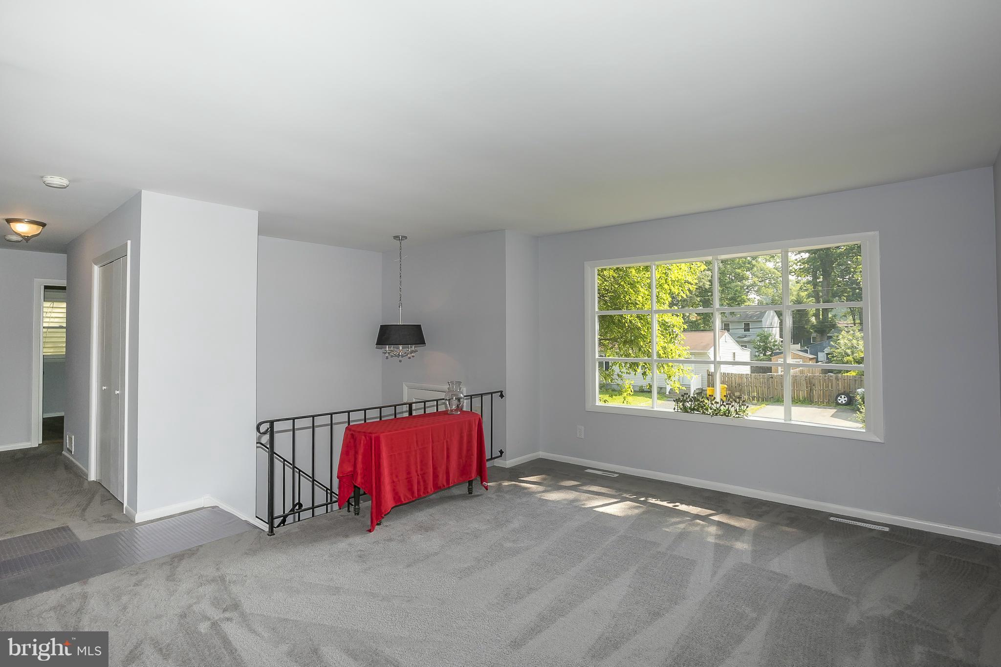 WOODLAND BEACH - Residential