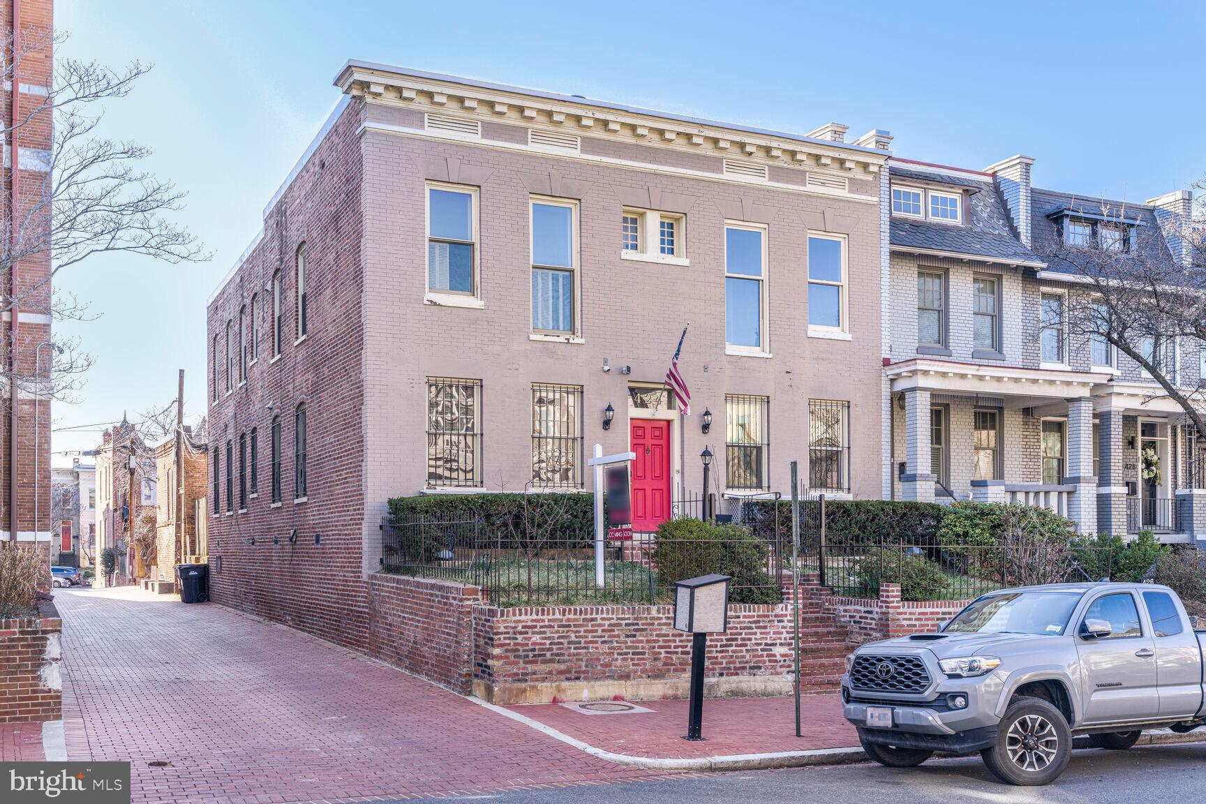 OLD CITY #1 - Residential Lease