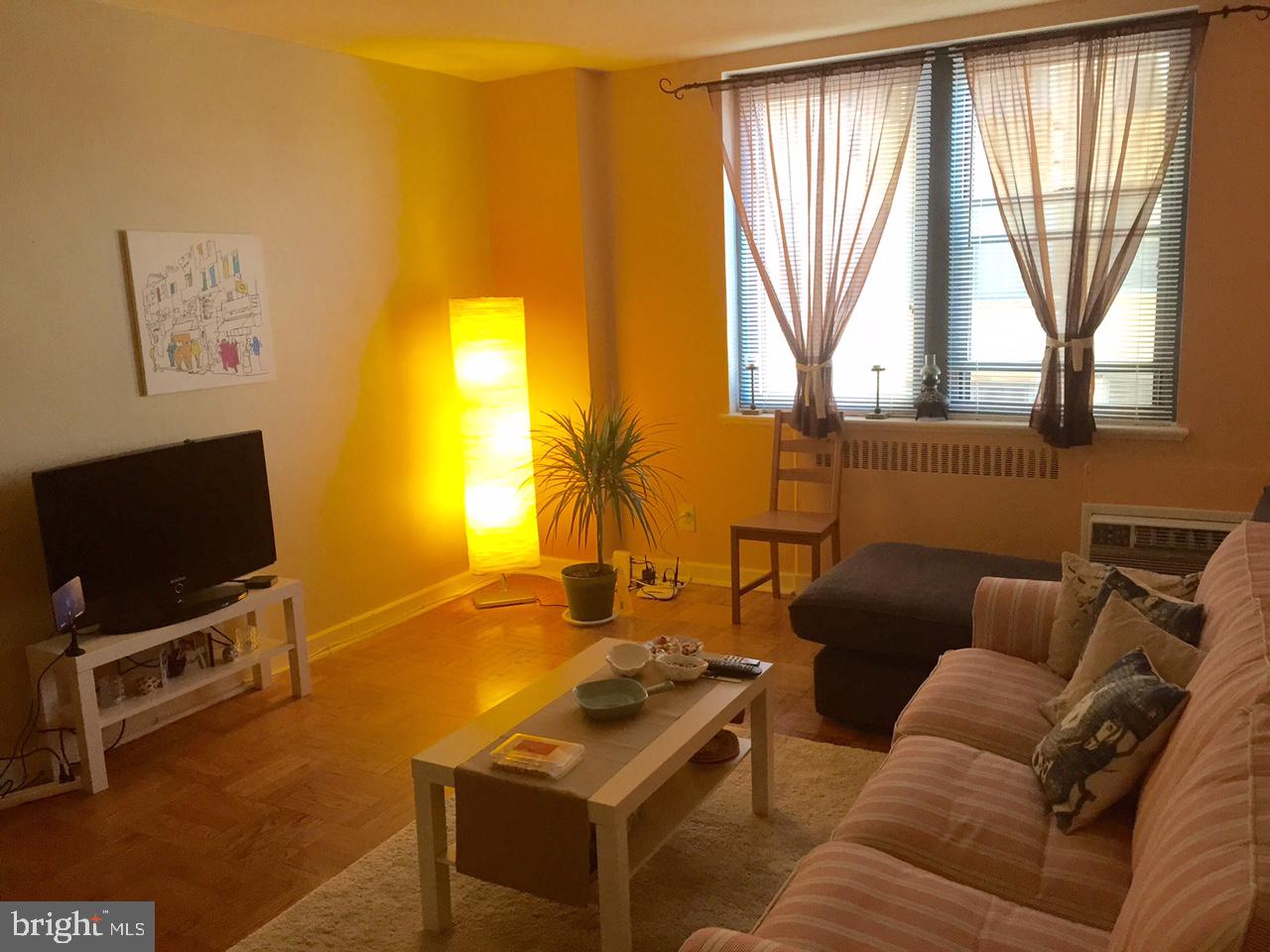 FAIRMOUNT - Residential Lease