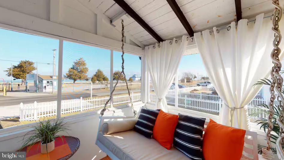 BREEZY POINT - Residential