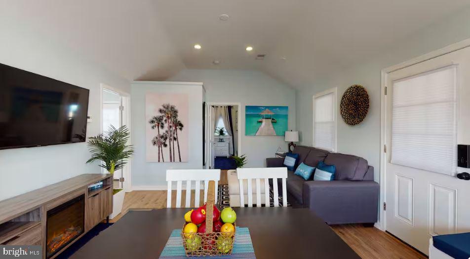 BREEZY POINT - Residential