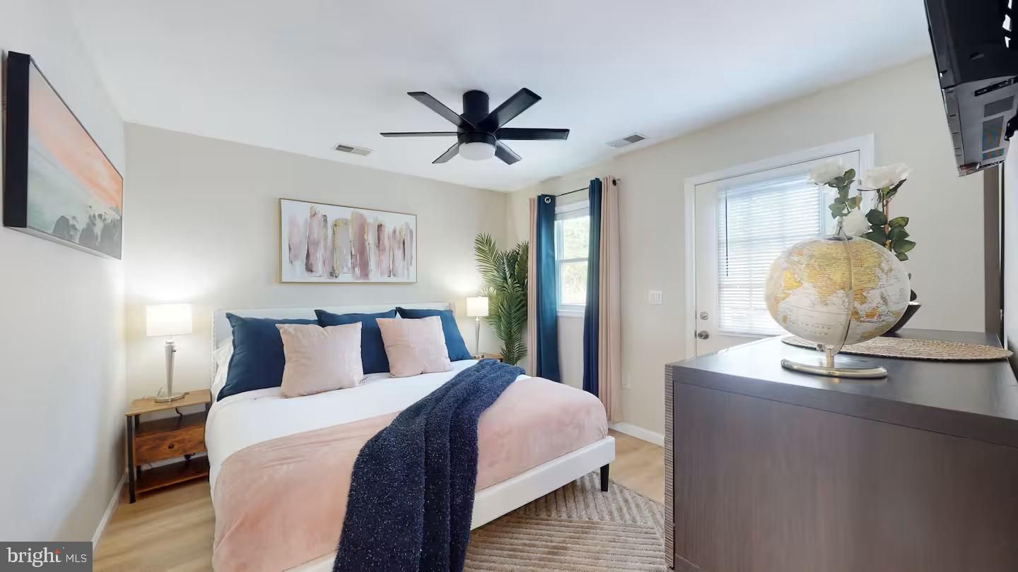 BREEZY POINT - Residential