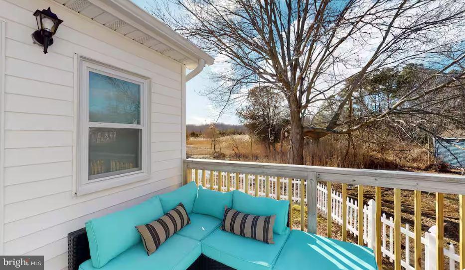 BREEZY POINT - Residential