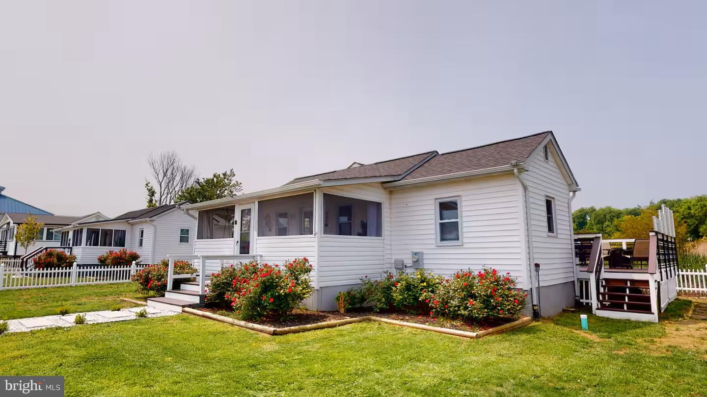 BREEZY POINT - Residential