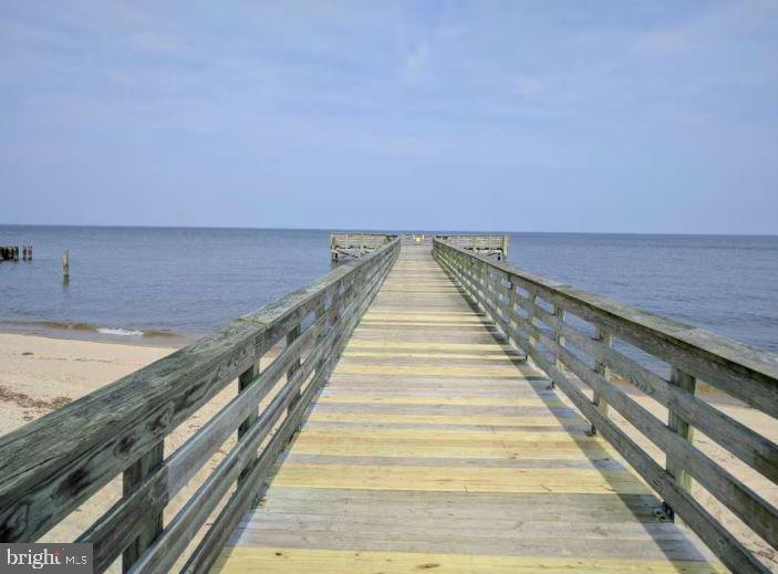 BREEZY POINT - Residential